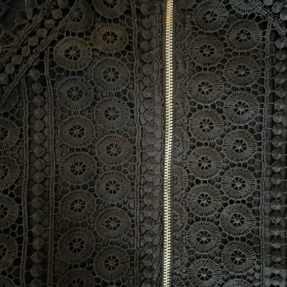 Abercrombie and Fitch Black Crochet Lace Exposed Back zipper Tank Size S - Picture 3 of 5